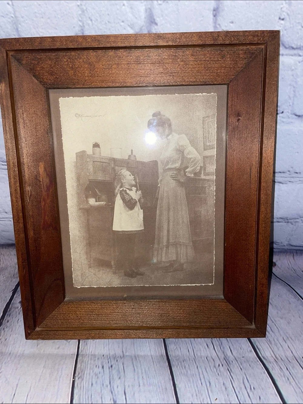 Wooden Picture Frame in Warm Brown - Classic Home Accent
